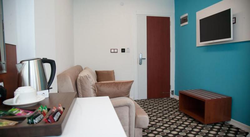 هتل Hermias Marin