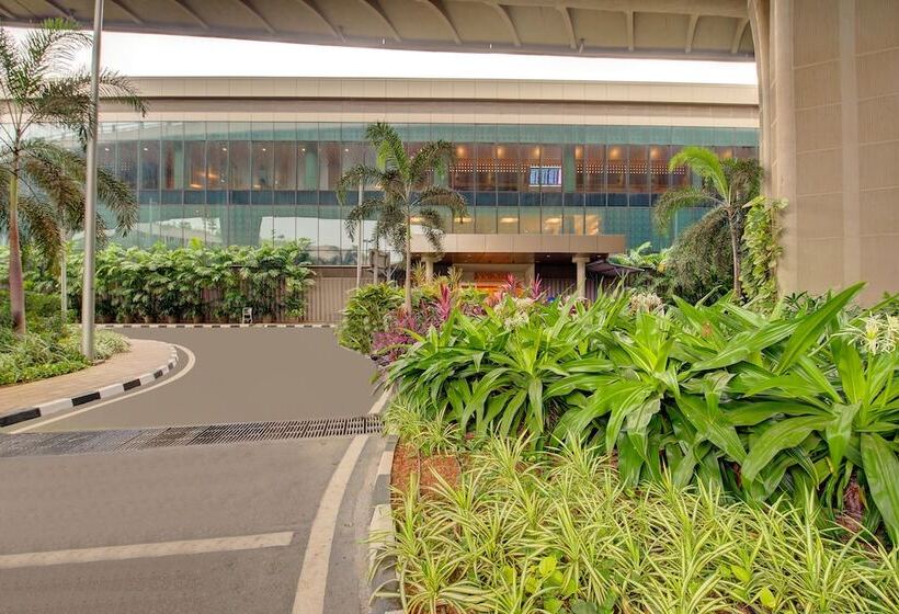 Niranta Transit Hotel Mumbai Airport   At Arrivals