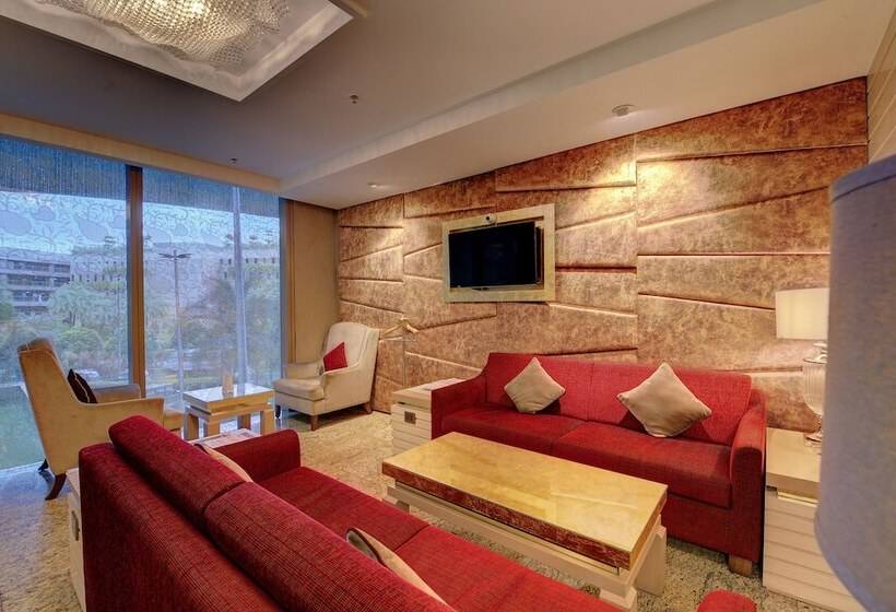 Niranta Transit Hotel Mumbai Airport   At Arrivals