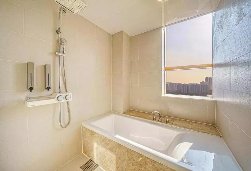 ホテル Ramada By Wyndham Incheon