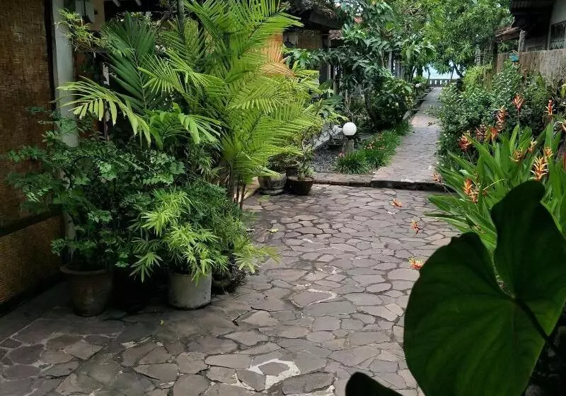 هتل Temple Cafe & Seaside Cottages