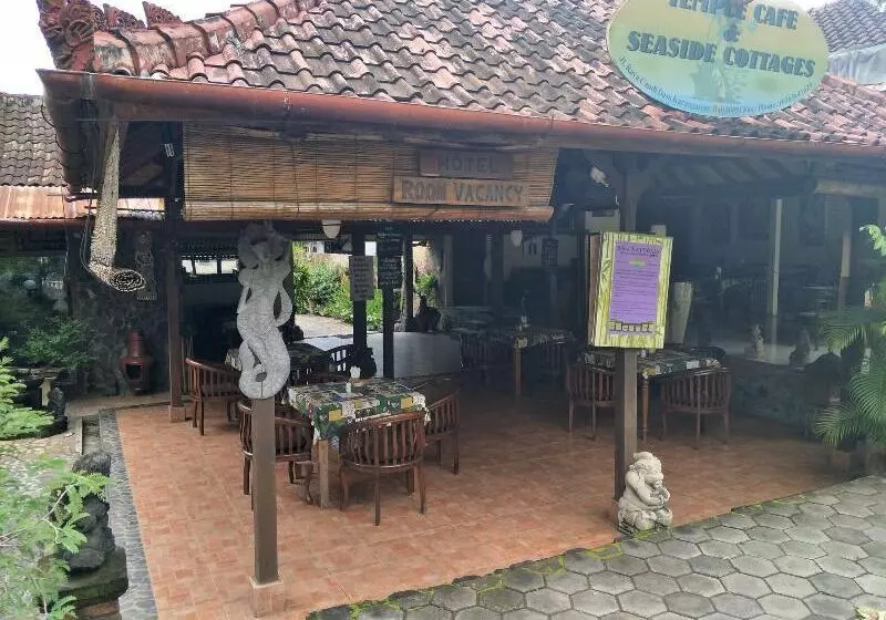 هتل Temple Cafe & Seaside Cottages