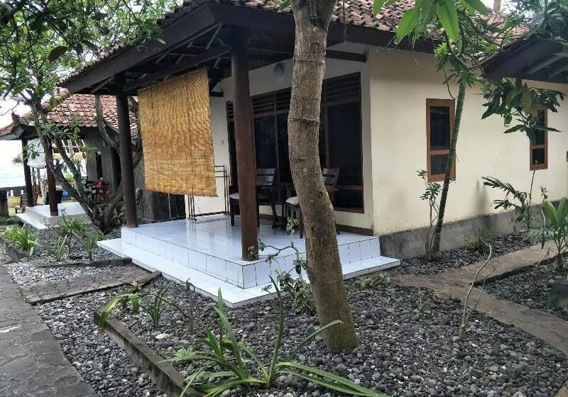 هتل Temple Cafe & Seaside Cottages