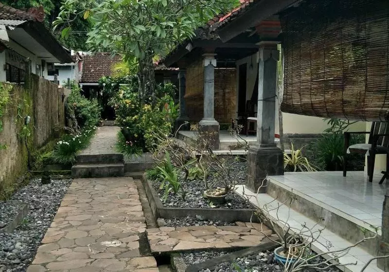 هتل Temple Cafe & Seaside Cottages
