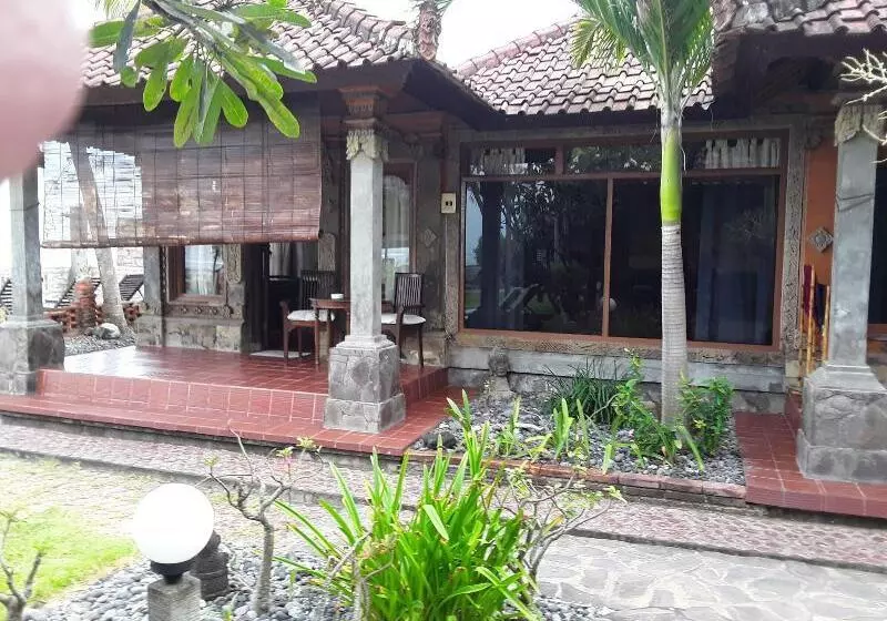 هتل Temple Cafe & Seaside Cottages
