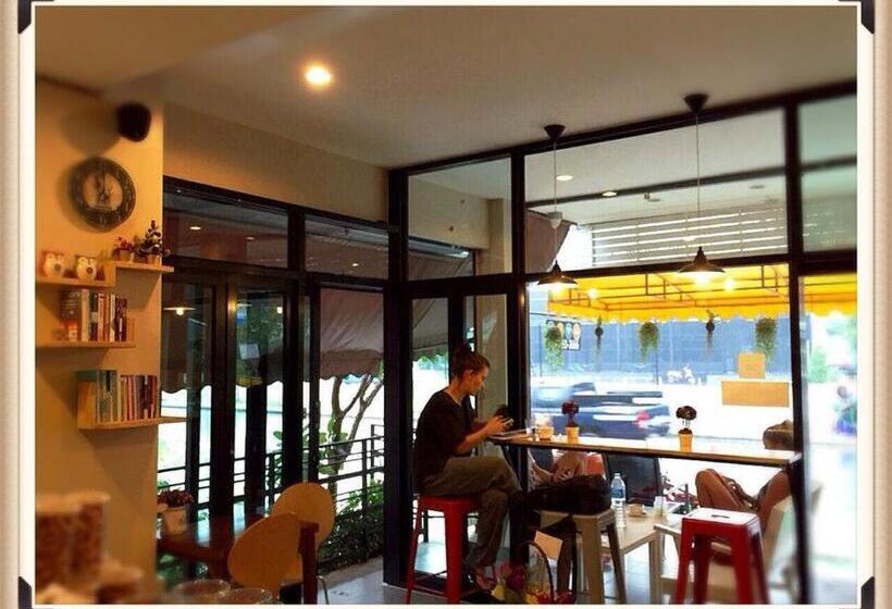 هتل U Dee Room And Coffee