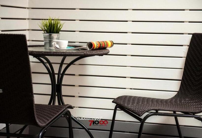 هتل U Dee Room And Coffee