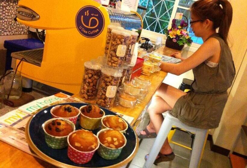 هتل U Dee Room And Coffee