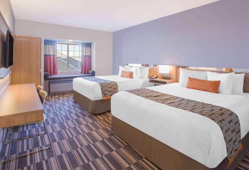 Microtel Inn & Suites By Wyndham Cuauhtemoc Campos Menonitas