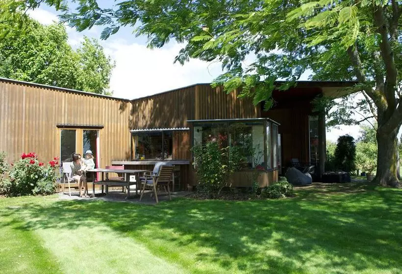 ペンション John's House