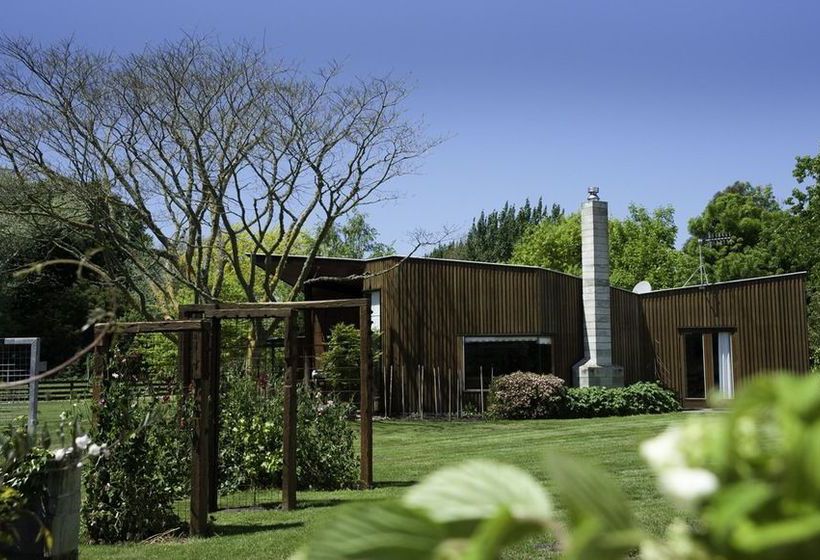 بنسيون John's House