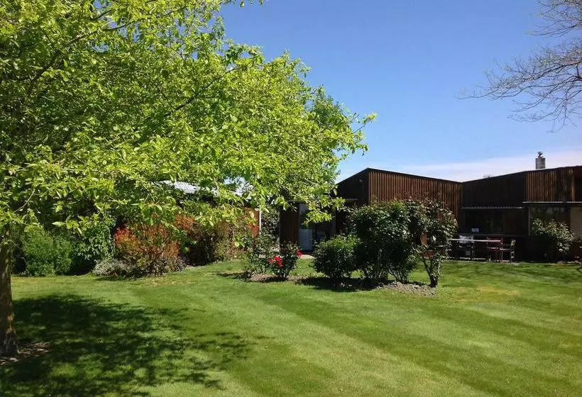 ペンション John's House