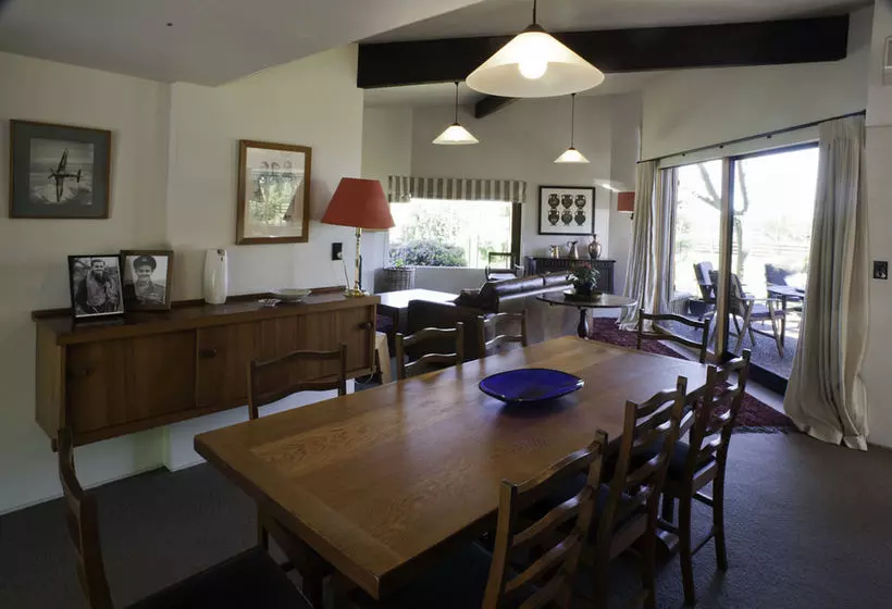 ペンション John's House