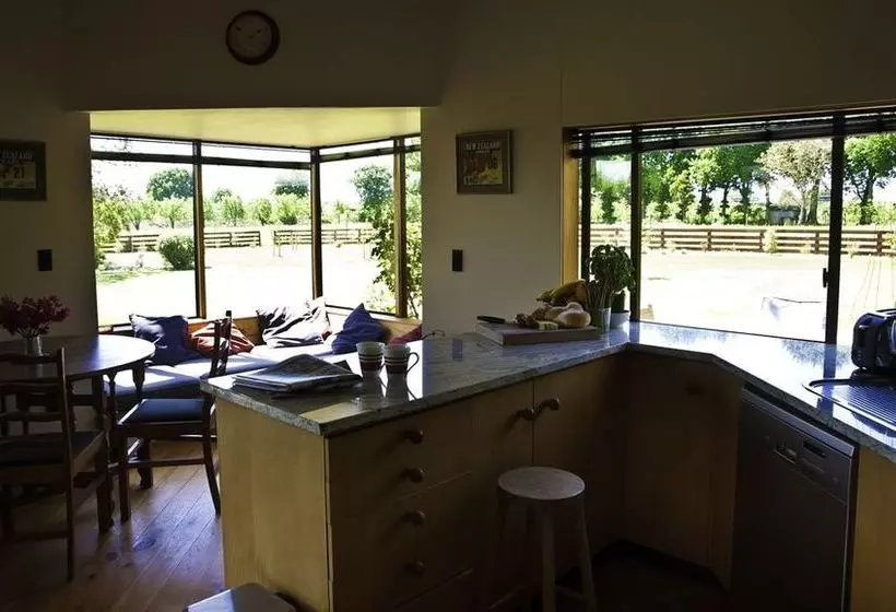 ペンション John's House