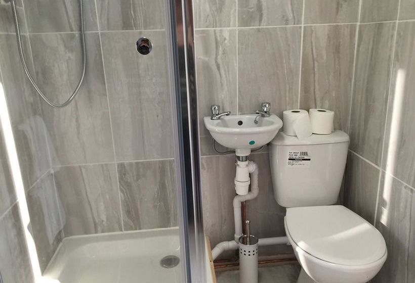 بنسيون Ditton Meadows House