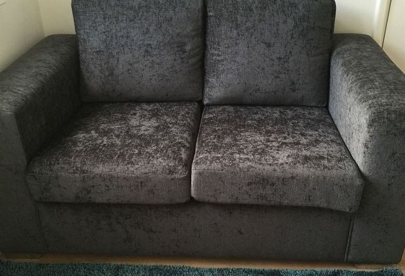 بنسيون Ditton Meadows House