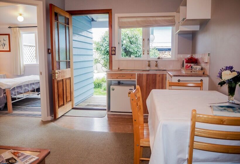 بنسيون The Gables B&b