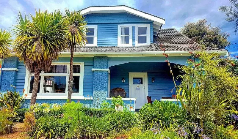 ペンション The Gables B&b