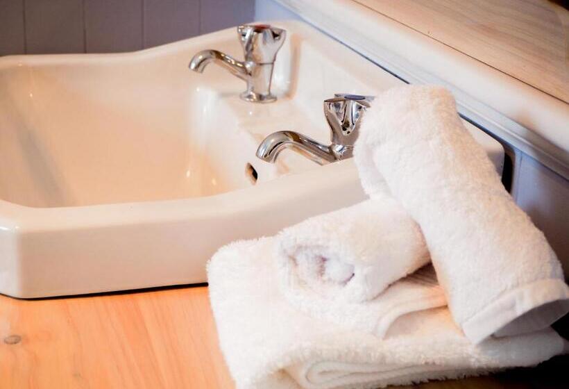 بنسيون The Gables B&b