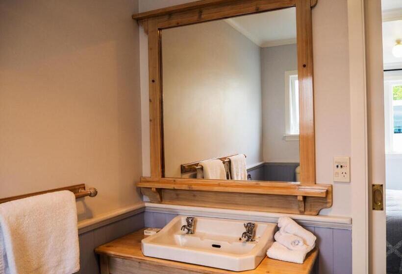 بنسيون The Gables B&b