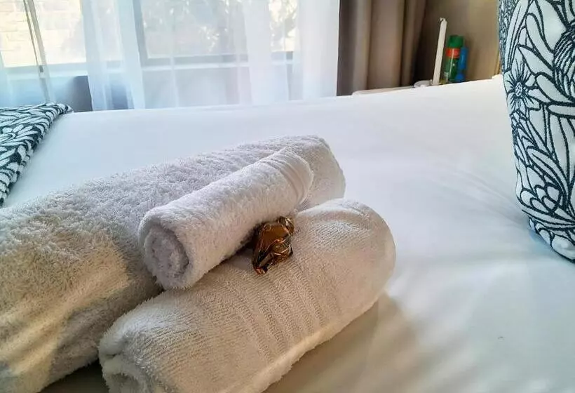 پانسیون Woodpecker S Inn Guest House