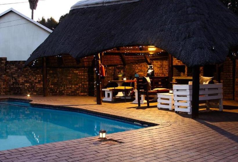 Пансион Woodpecker S Inn Guest House