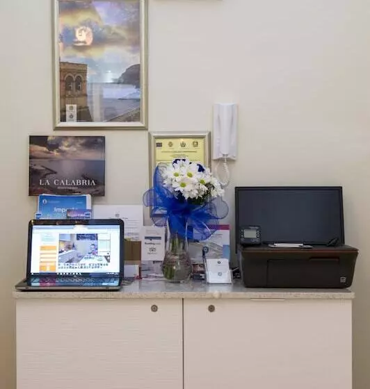 Airport House B&b
