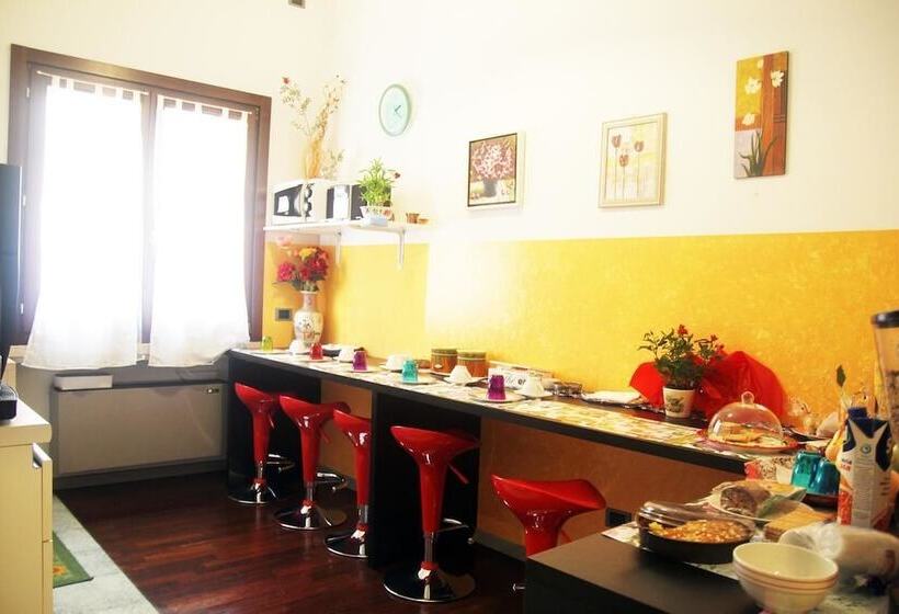 تختخواب و صبحانه Casamore Rooms