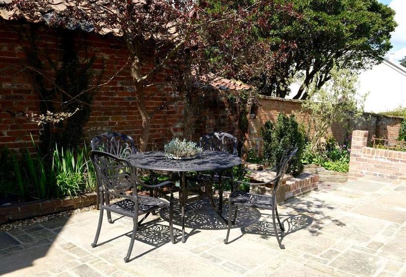 مبيت وإفطار Hill House Hall