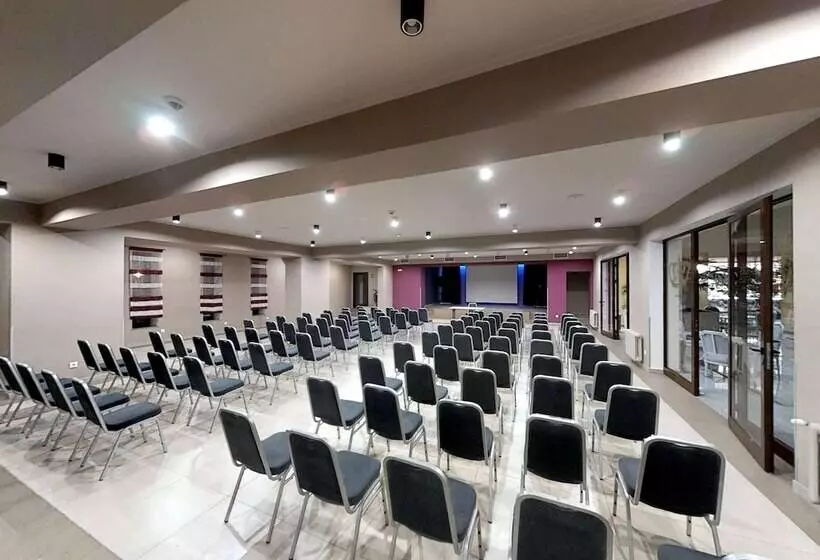 ホテル Ibis Styles Gniezno Stare Miasto