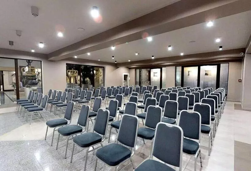 ホテル Ibis Styles Gniezno Stare Miasto