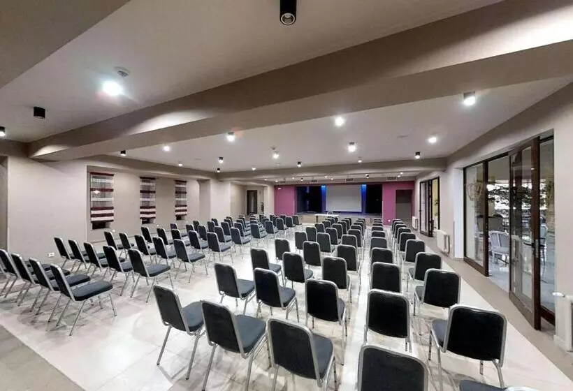 ホテル Ibis Styles Gniezno Stare Miasto