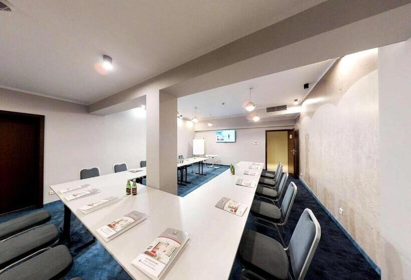 هتل Ibis Styles Gniezno Stare Miasto