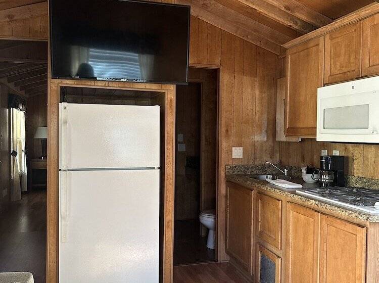 هتل Indian Flat Rv Park  Tent Cabins & Cottages