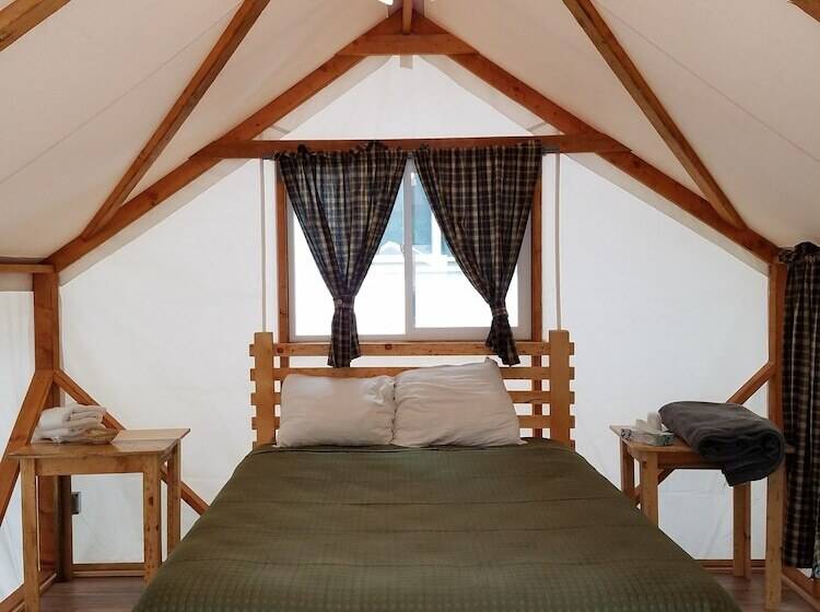 هتل Indian Flat Rv Park  Tent Cabins & Cottages