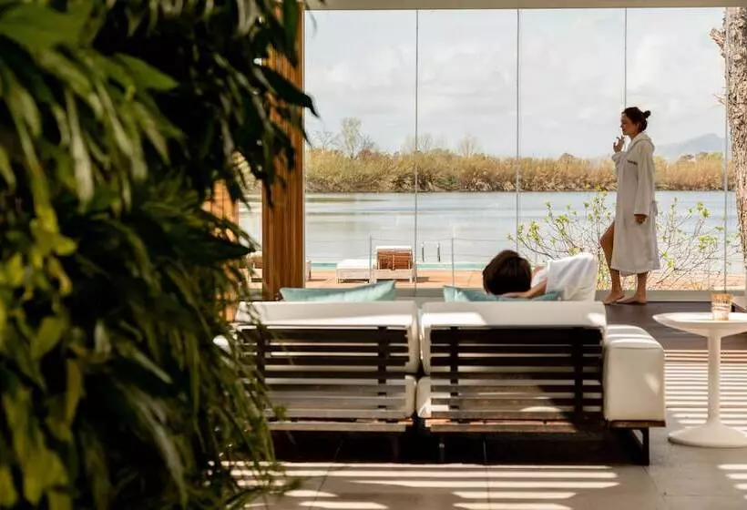 ホテル Plana Resort & Spa