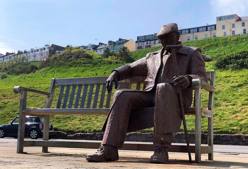 Rivelyn Hotel Bar & Restaurant