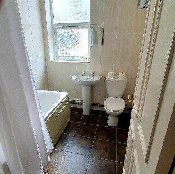 Rivelyn Hotel Bar & Restaurant