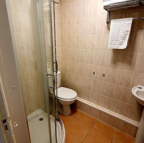 Rivelyn Hotel Bar & Restaurant