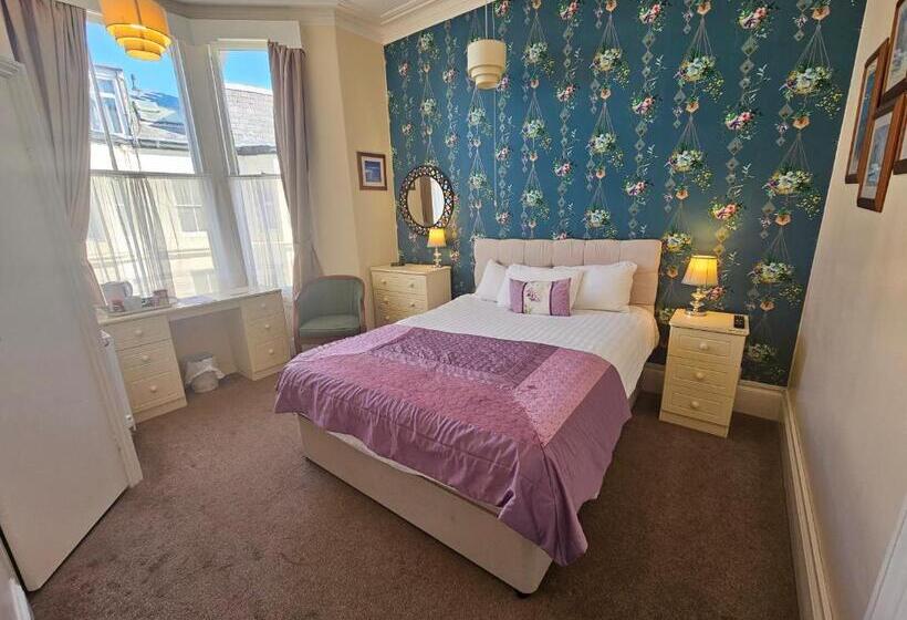 Rivelyn Hotel Bar & Restaurant