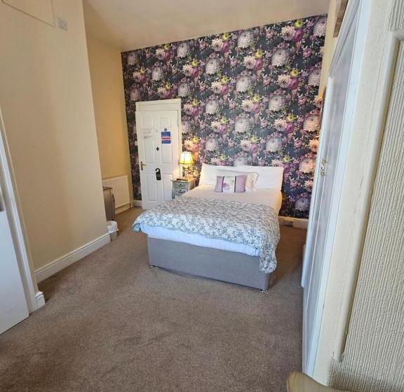 Rivelyn Hotel Bar & Restaurant