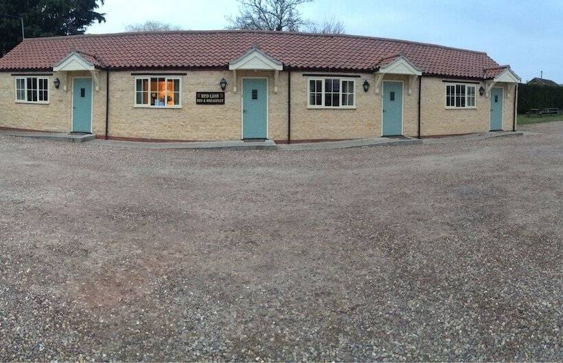 בית מלון כפרי The Red Lion