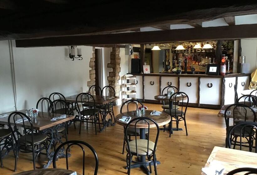 בית מלון כפרי The Red Lion