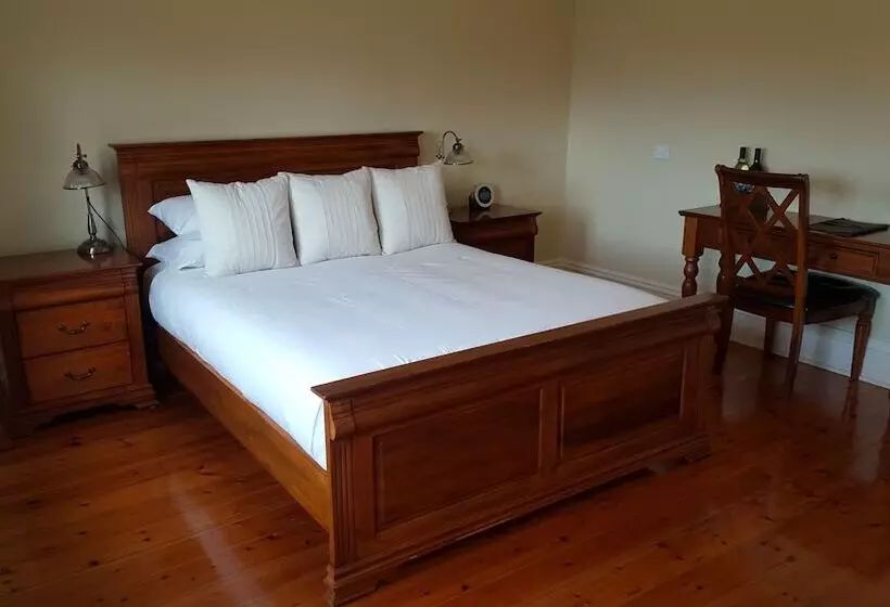 Lighthouse Lodge