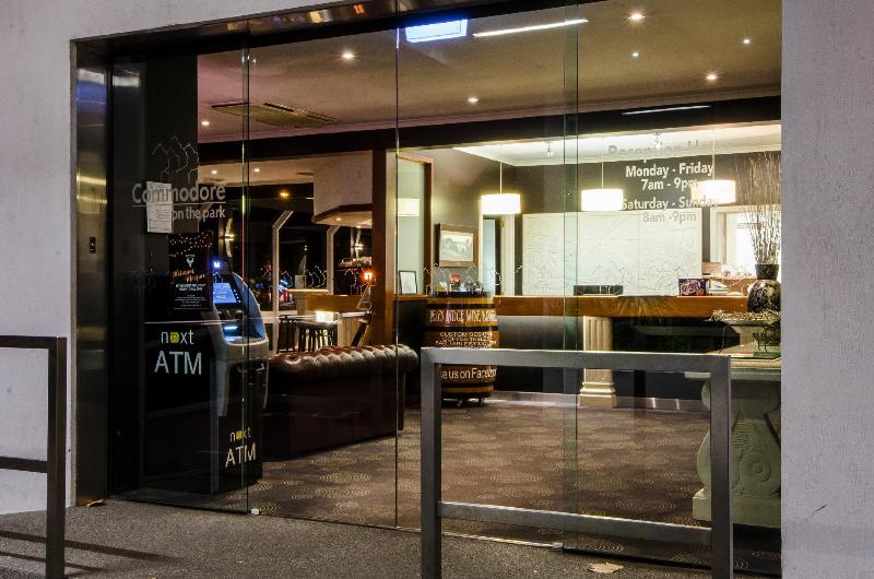汽车旅馆 The Commodore