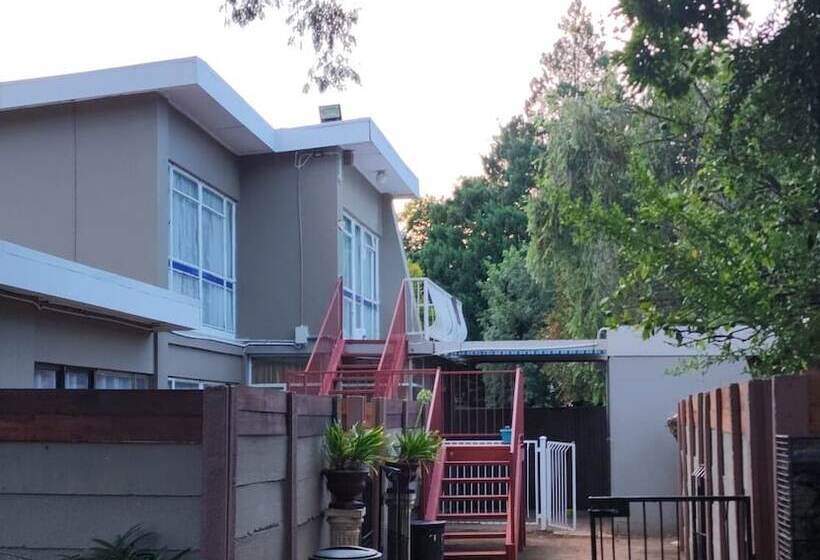 膳宿费 Rusplek Guesthouse And Conference Centre