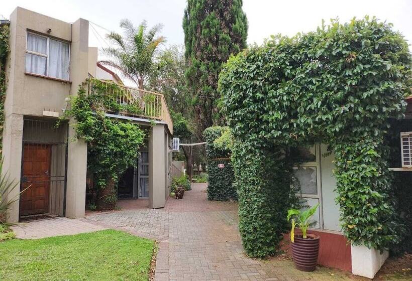 膳宿费 Rusplek Guesthouse And Conference Centre