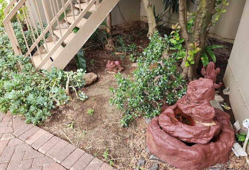 膳宿费 Rusplek Guesthouse And Conference Centre