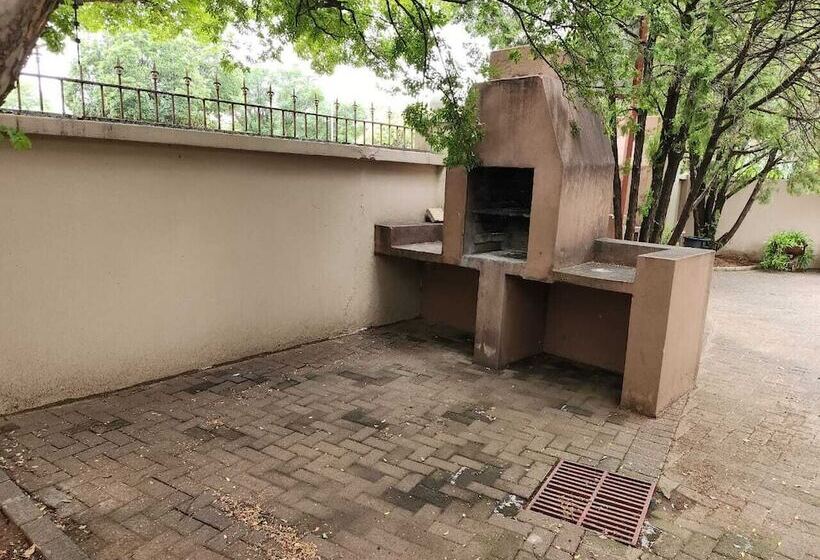 膳宿费 Rusplek Guesthouse And Conference Centre