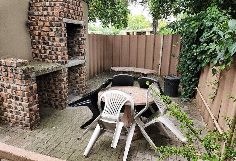 膳宿费 Rusplek Guesthouse And Conference Centre